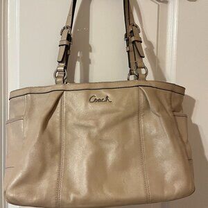 Coach smooth leather shoulder bag/tote 2011